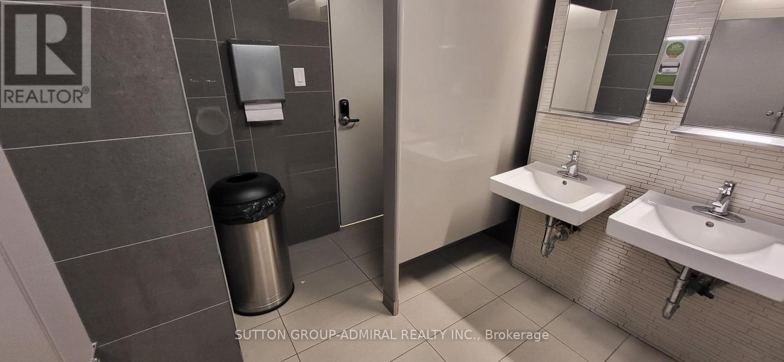 204 - 845 St Clair Avenue W, Toronto, Ontario  M6C 1C2 - Photo 23 - C12414084