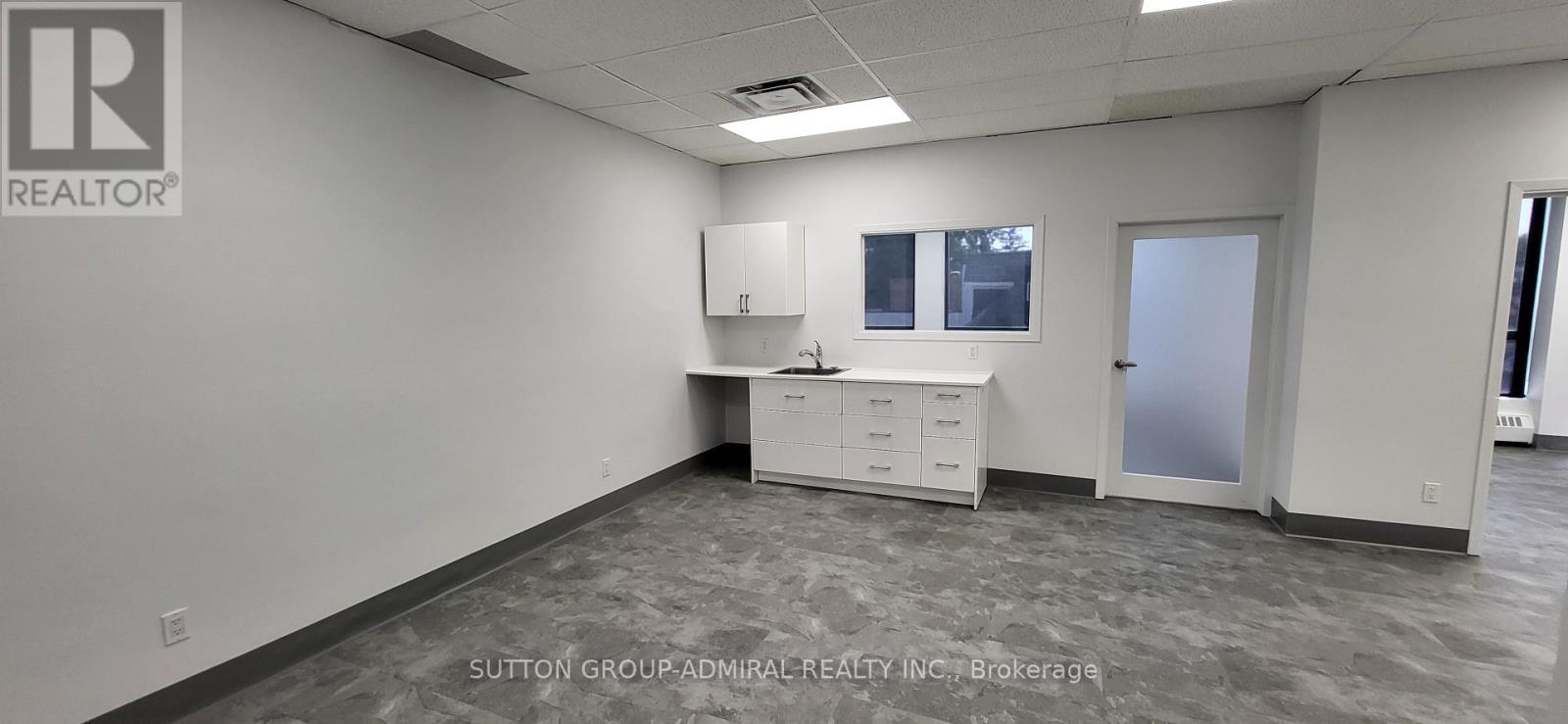 204 - 845 St Clair Avenue W, Toronto, Ontario  M6C 1C2 - Photo 7 - C12414084