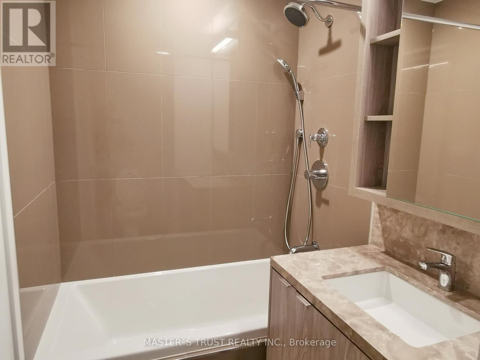 3909 - 125 Blue Jays Way, Toronto, Ontario  M5V 0N5 - Photo 17 - C12414088