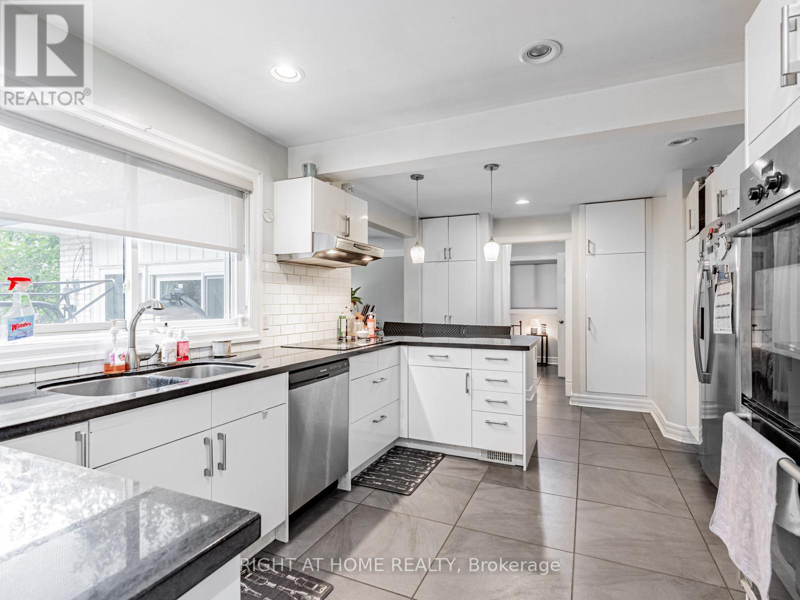 71 Satchell Boulevard, Toronto, Ontario  M1C 3B3 - Photo 10 - E12414079