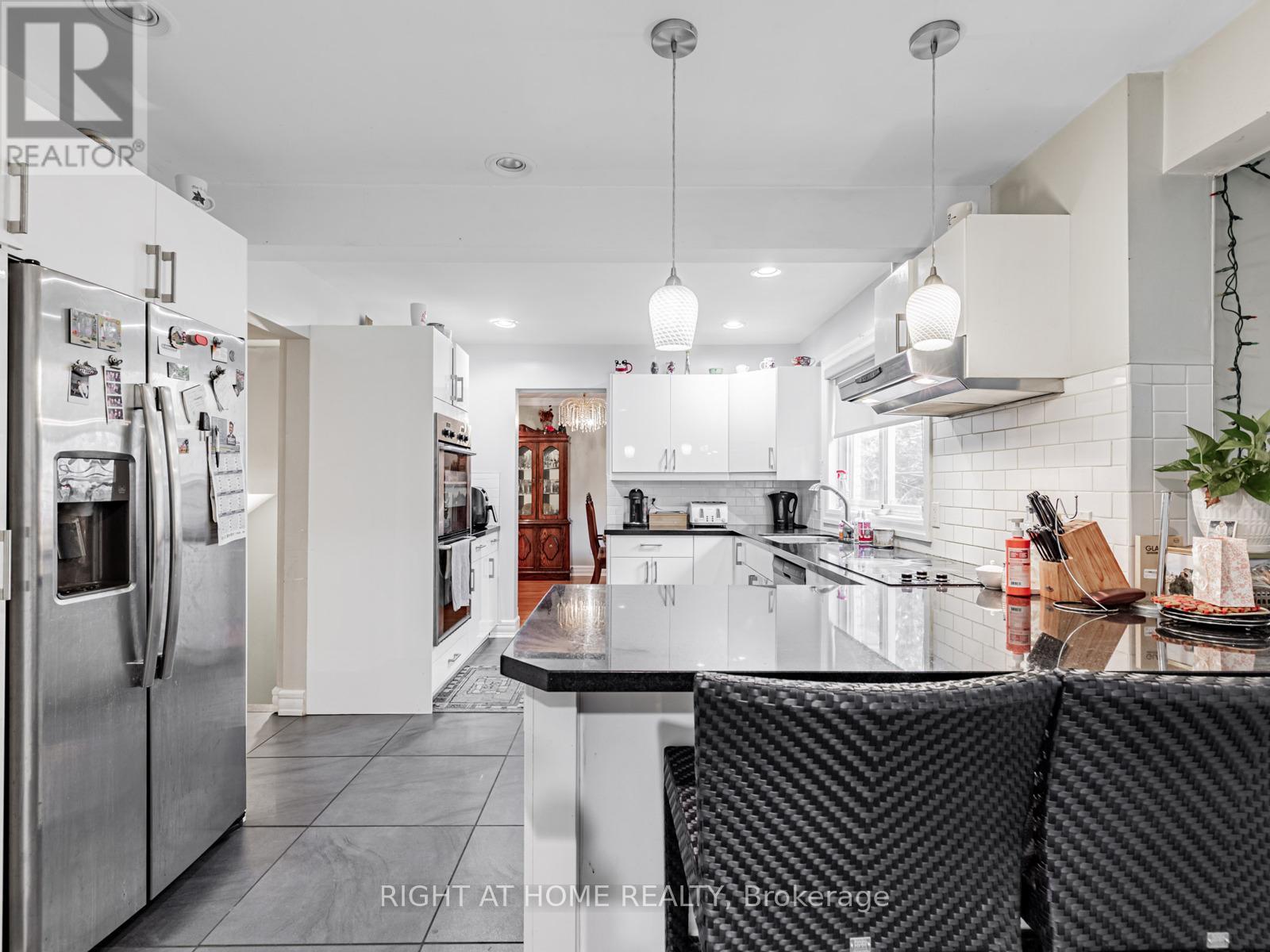 71 Satchell Boulevard, Toronto, Ontario  M1C 3B3 - Photo 11 - E12414079
