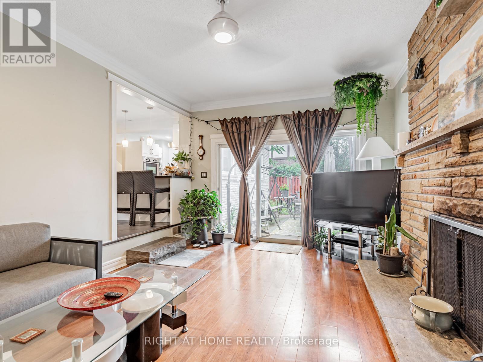 71 Satchell Boulevard, Toronto, Ontario  M1C 3B3 - Photo 13 - E12414079