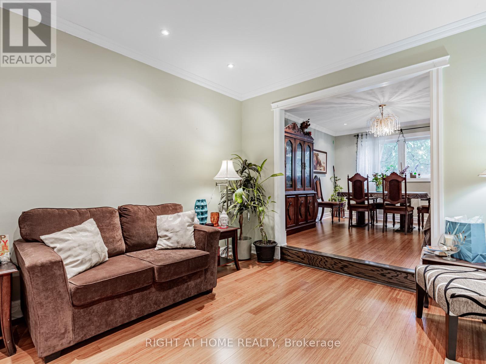 71 Satchell Boulevard, Toronto, Ontario  M1C 3B3 - Photo 3 - E12414079