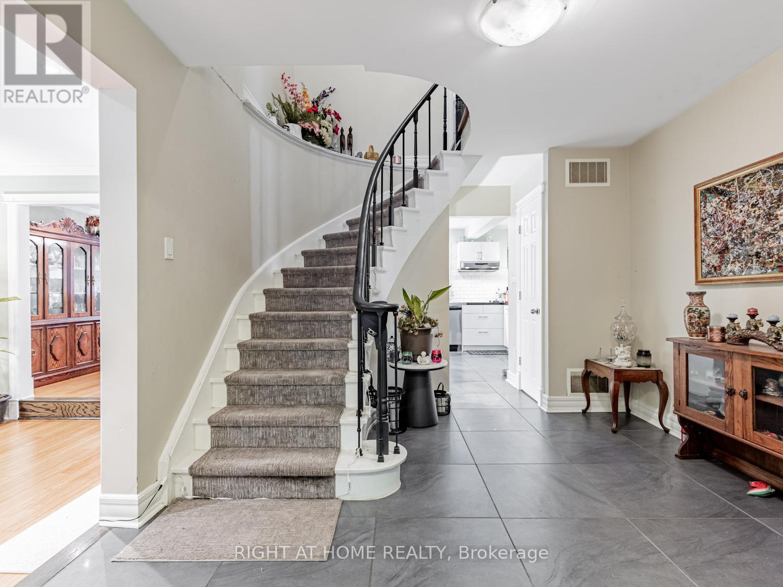 71 Satchell Boulevard, Toronto, Ontario  M1C 3B3 - Photo 4 - E12414079