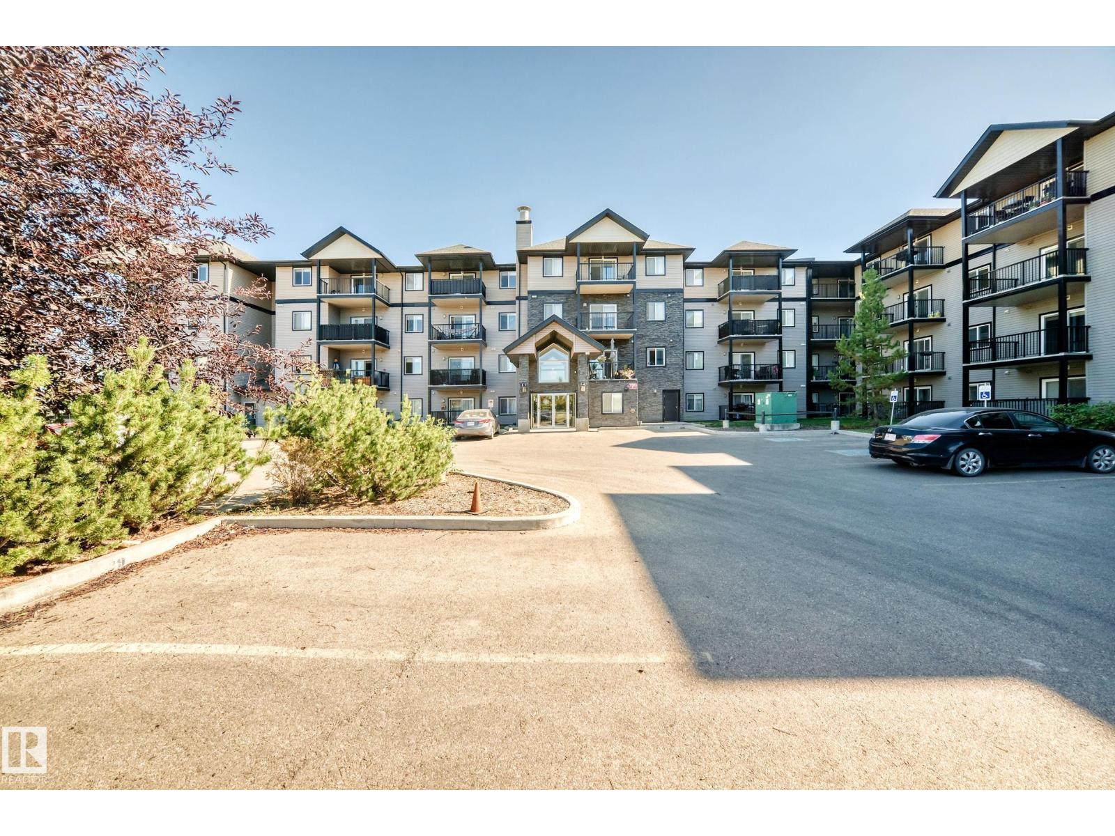 #220 14808 125 ST NW, Edmonton, Alberta