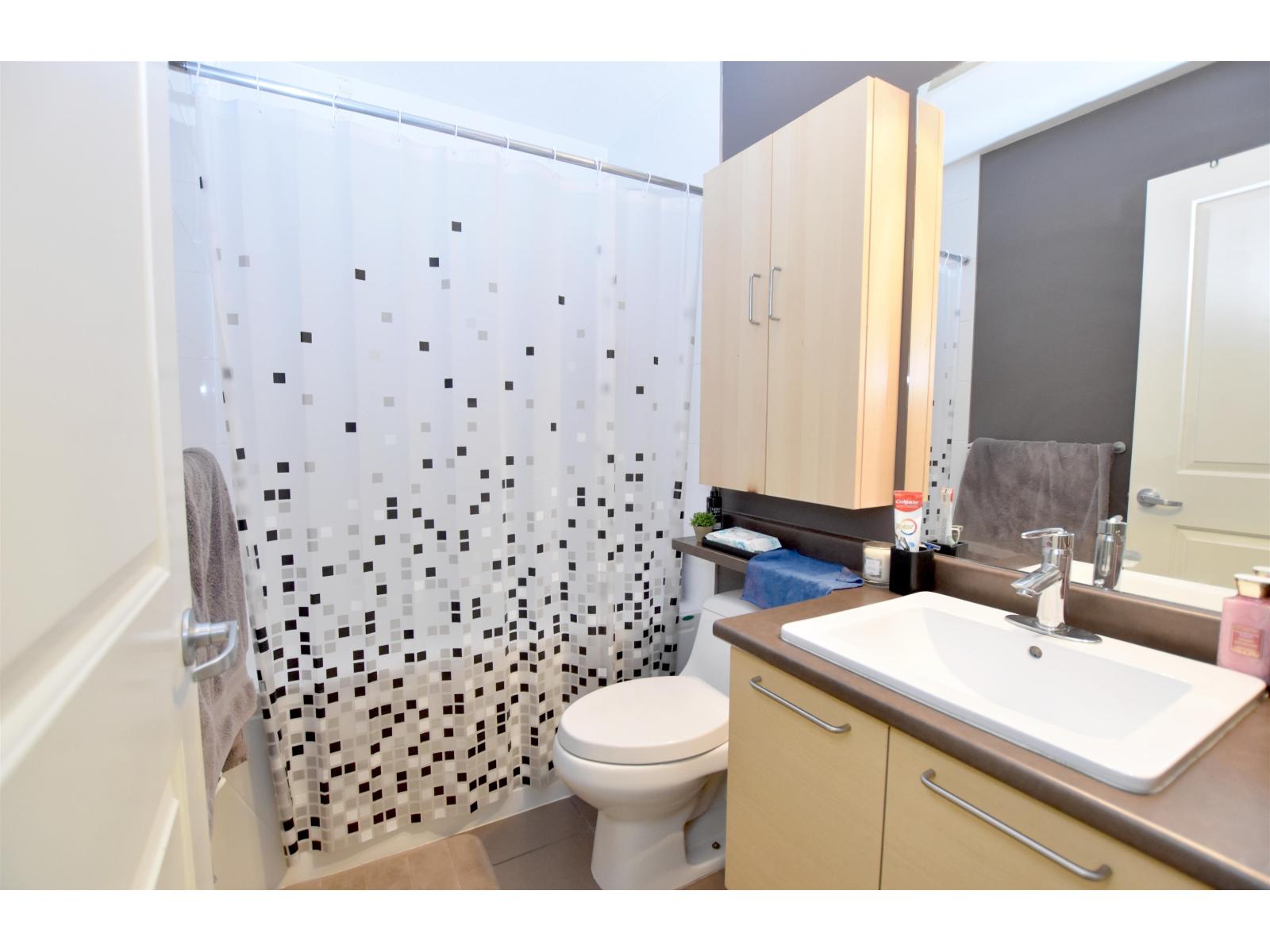 401 10822 City Parkway, Surrey, British Columbia  V3T 5X9 - Photo 9 - R3049828
