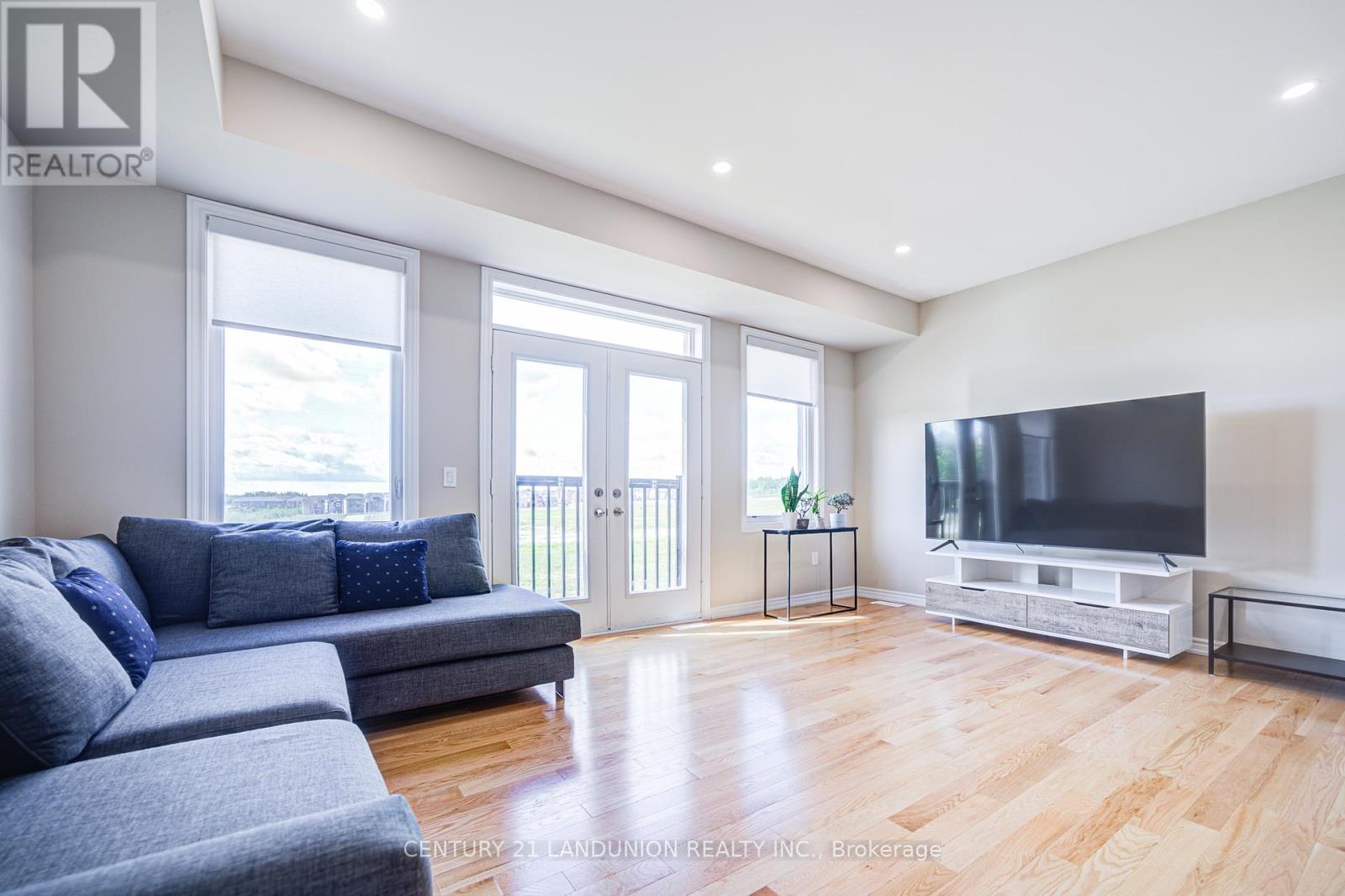 65 Puisaya Drive, Richmond Hill, Ontario  L4E 1L2 - Photo 15 - N12414082