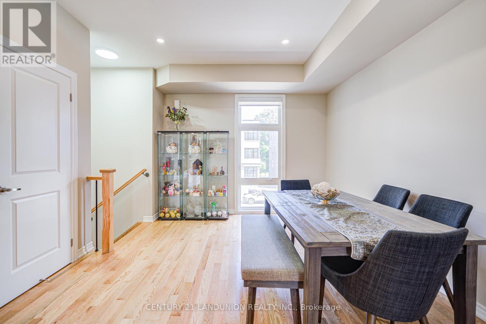 65 Puisaya Drive, Richmond Hill, Ontario  L4E 1L2 - Photo 6 - N12414082