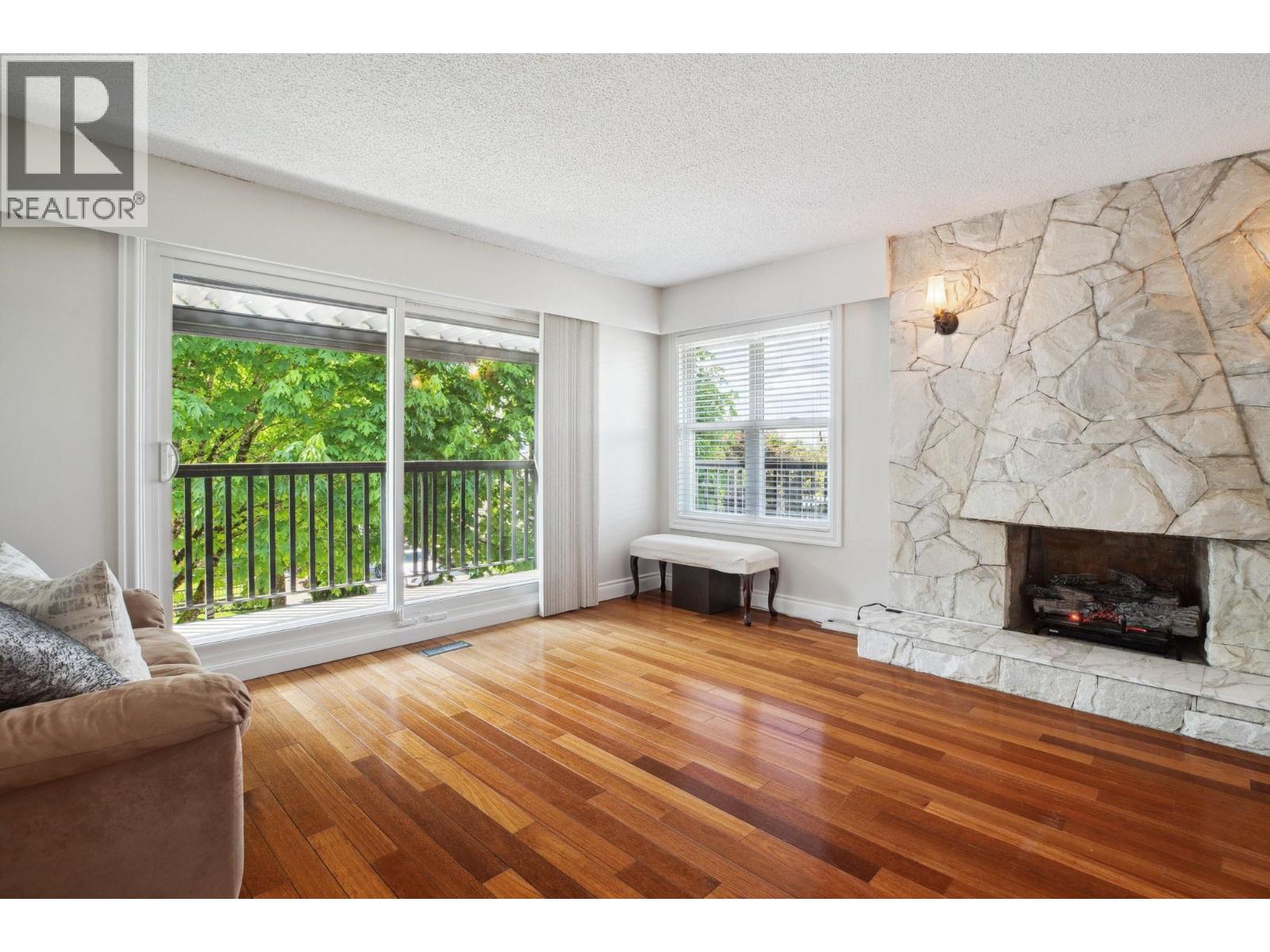 7347 Queenston Court, Burnaby, British Columbia  V5A 3M5 - Photo 6 - R3049482