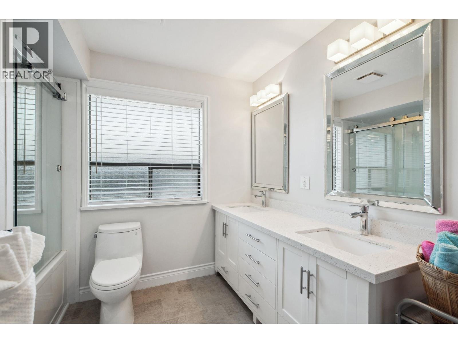 7347 Queenston Court, Burnaby, British Columbia  V5A 3M5 - Photo 14 - R3049482
