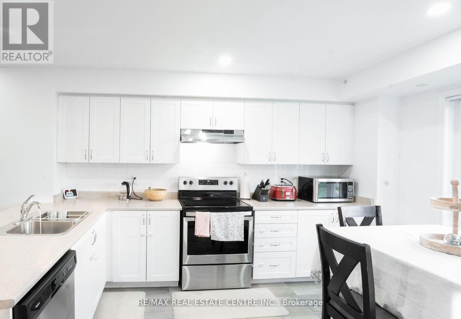 77 - 250 Sunny Meadow Boulevard, Brampton, Ontario  L6R 3Y7 - Photo 15 - W12414076