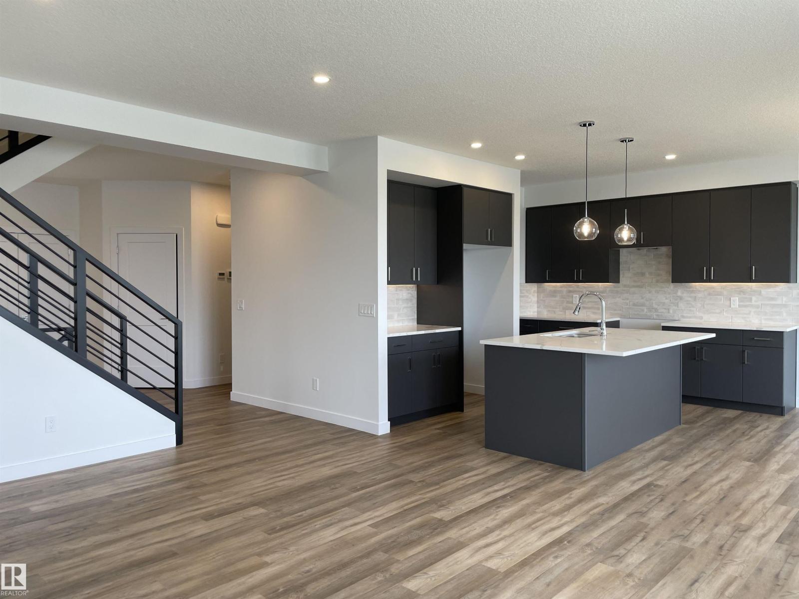 10226 92a Av, Morinville, Alberta  T8R 2R4 - Photo 11 - E4458486