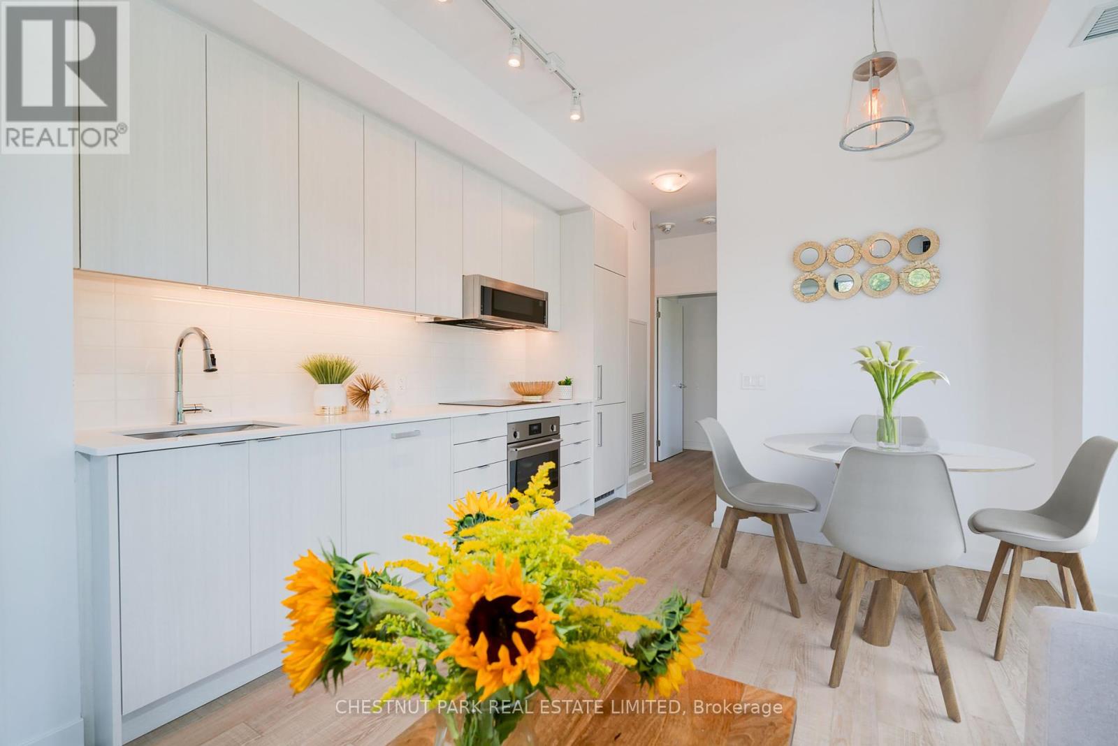 406 - 250 Lawrence Avenue W, Toronto, Ontario  M5M 1B1 - Photo 7 - C12414093