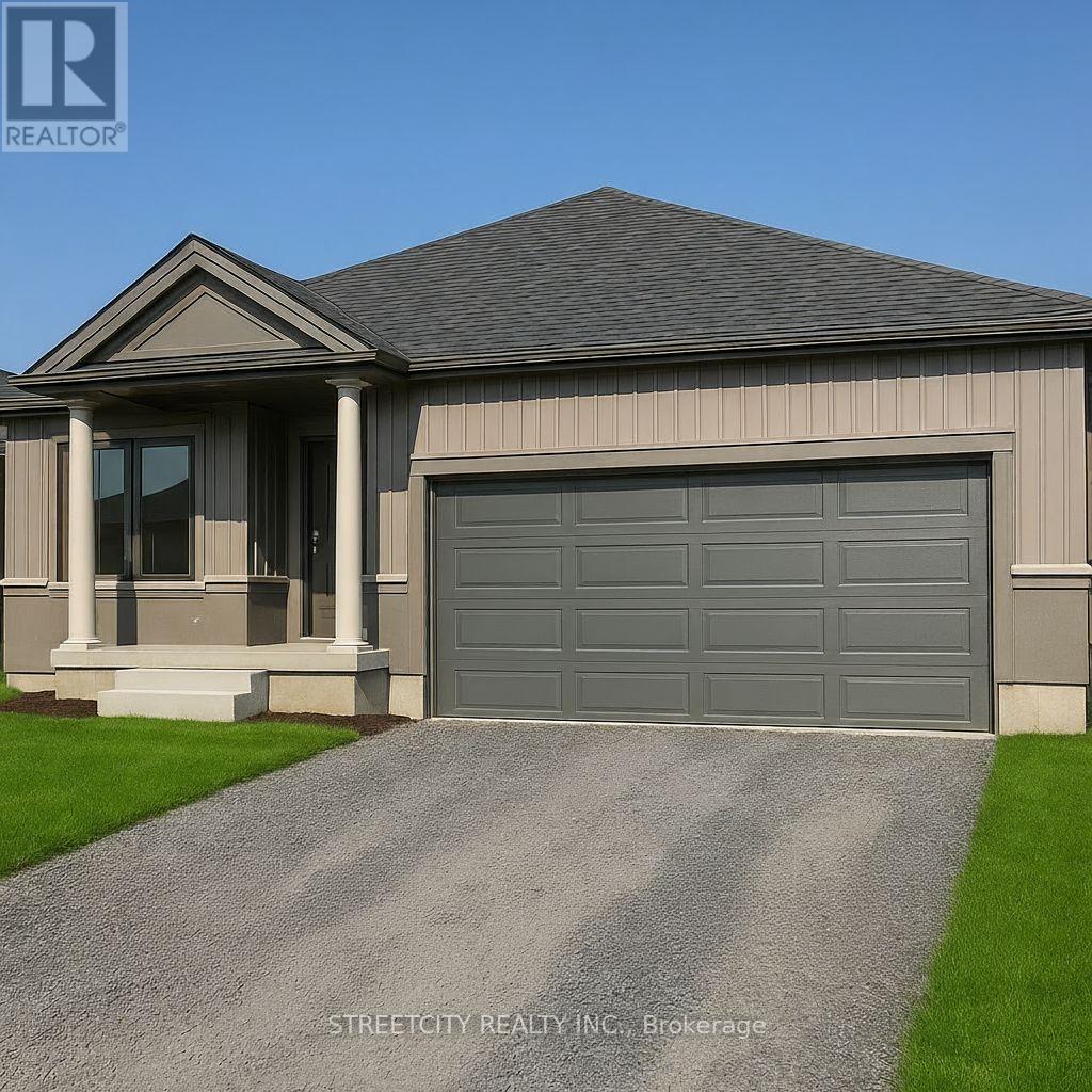 32 Bounty Avenue, Thorold, Ontario  L2V 0B7 - Photo 1 - X12403613