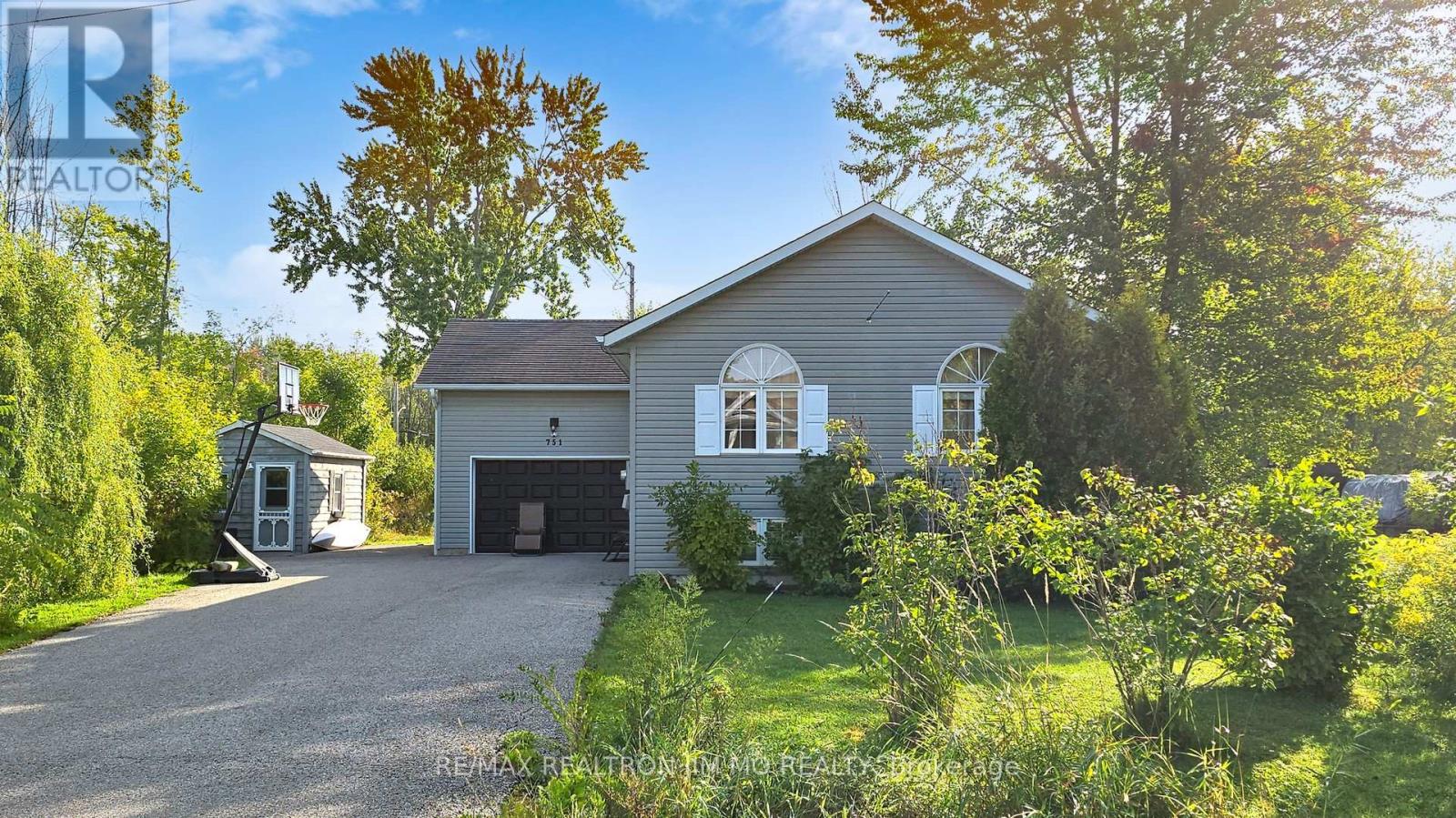 751 Sedore Avenue, Georgina, Ontario  L0E 1S0 - Photo 2 - N12414092