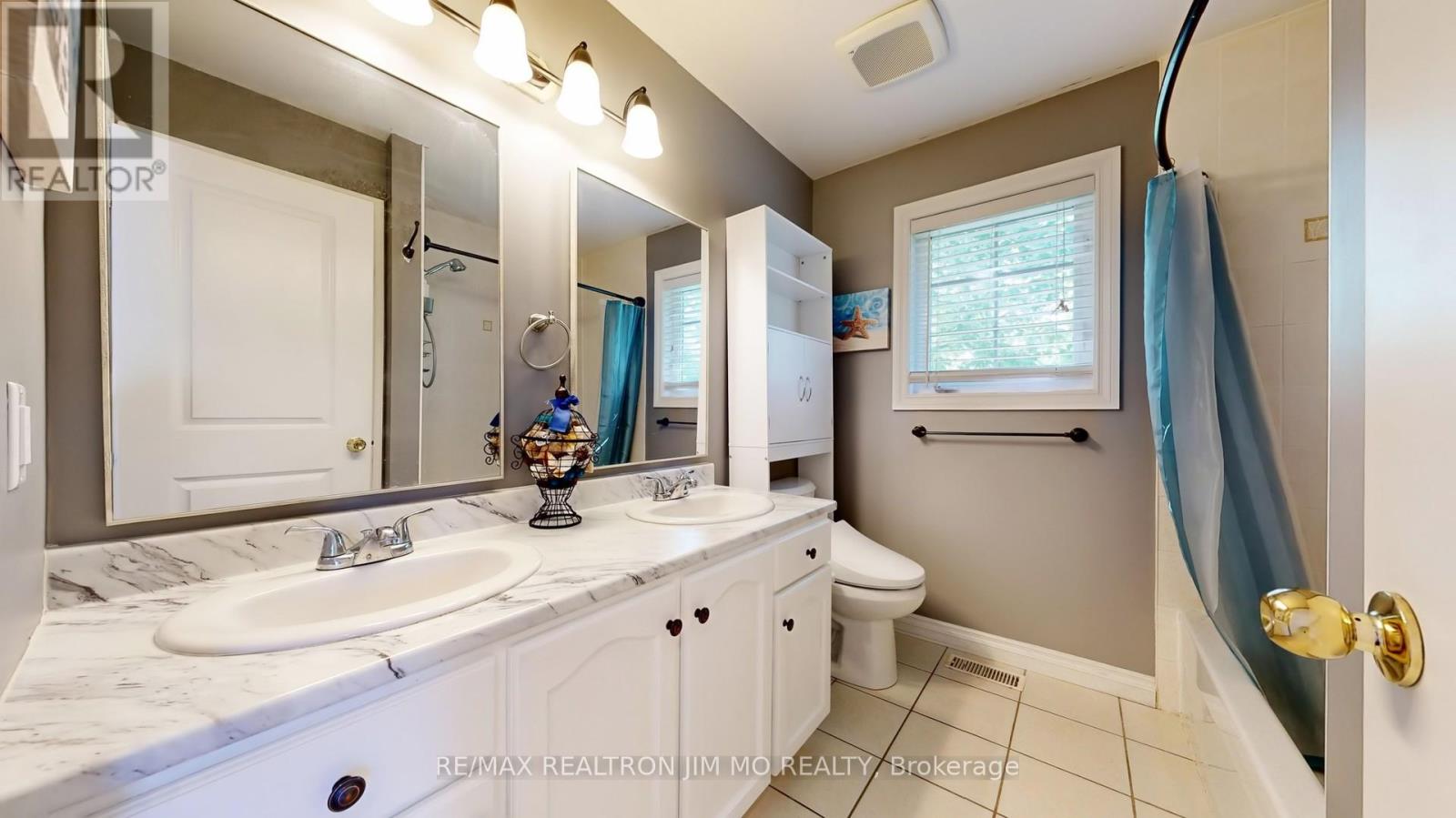751 Sedore Avenue, Georgina, Ontario  L0E 1S0 - Photo 21 - N12414092