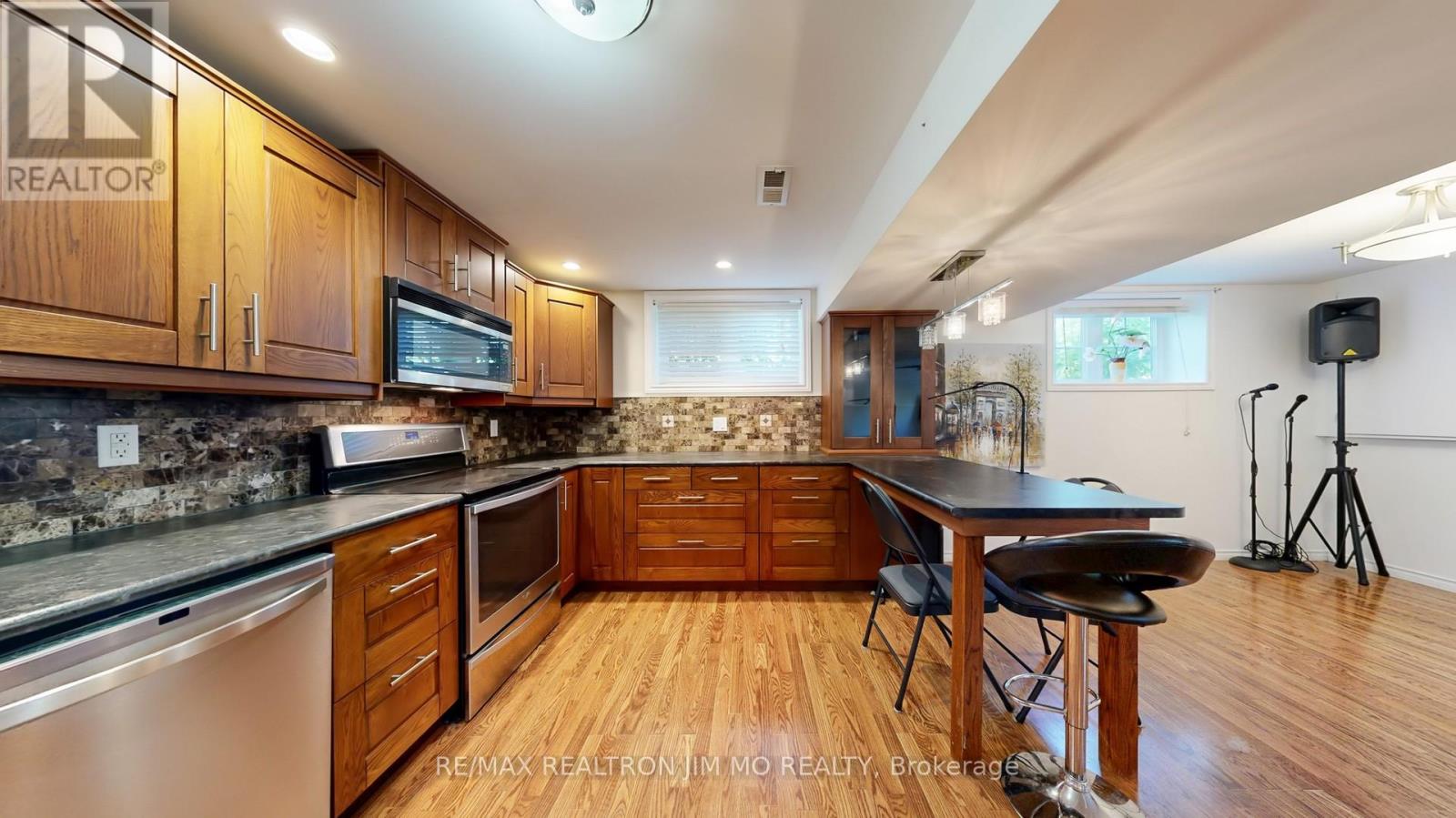 751 Sedore Avenue, Georgina, Ontario  L0E 1S0 - Photo 29 - N12414092
