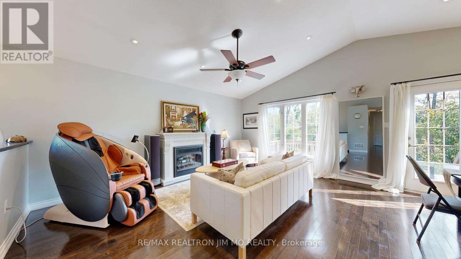 751 Sedore Avenue, Georgina, Ontario  L0E 1S0 - Photo 4 - N12414092