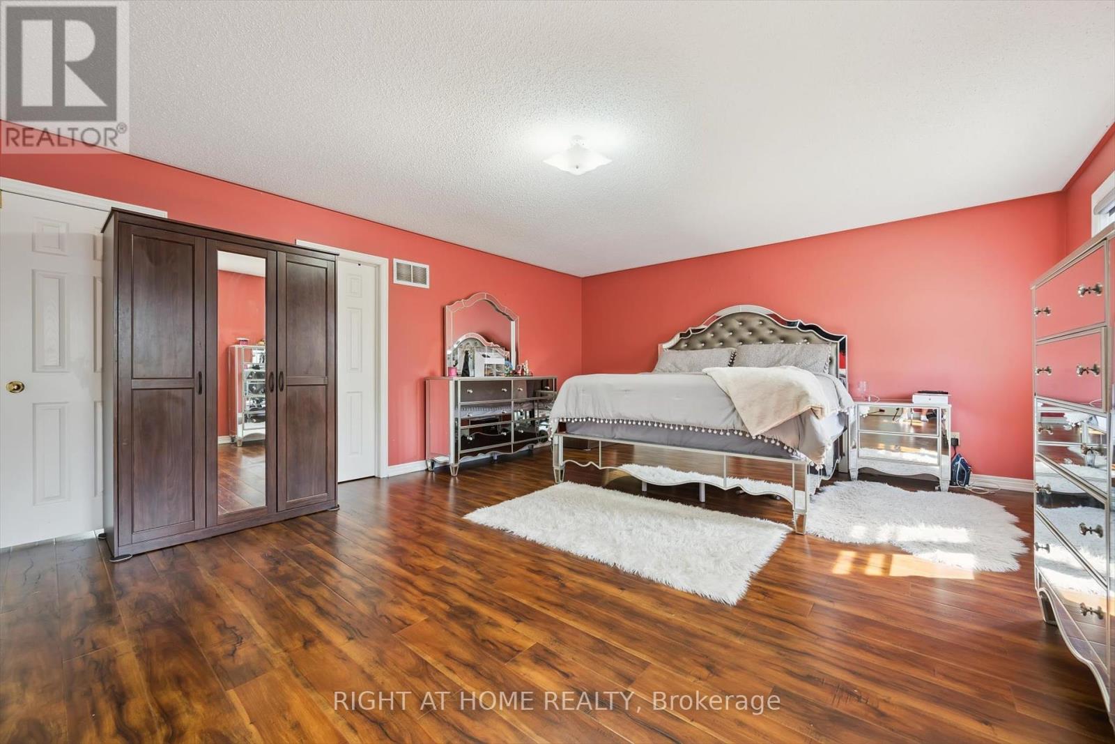 38 Cape Dorset Crescent, Brampton, Ontario  L6R 3L2 - Photo 13 - W12414098