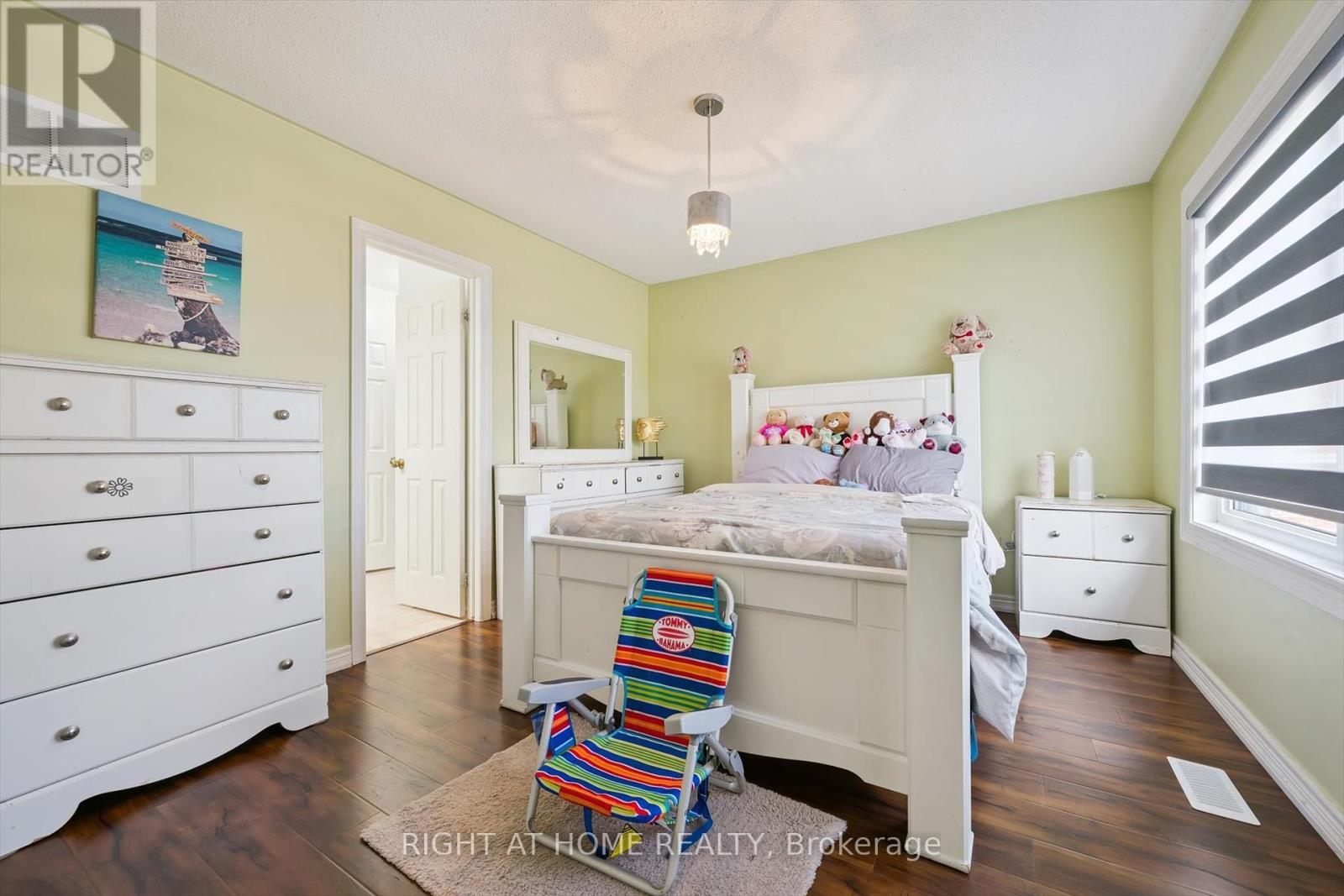 38 Cape Dorset Crescent, Brampton, Ontario  L6R 3L2 - Photo 18 - W12414098