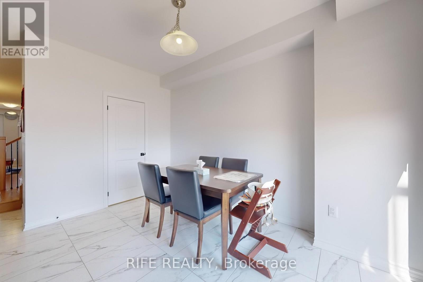 9 Bretlon Street, Brampton, Ontario  L6P 4N8 - Photo 13 - W12414125
