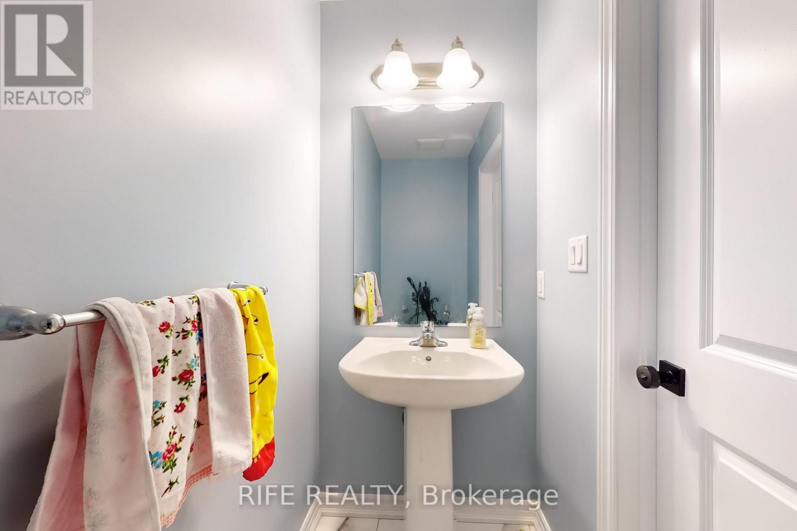9 Bretlon Street, Brampton, Ontario  L6P 4N8 - Photo 14 - W12414125