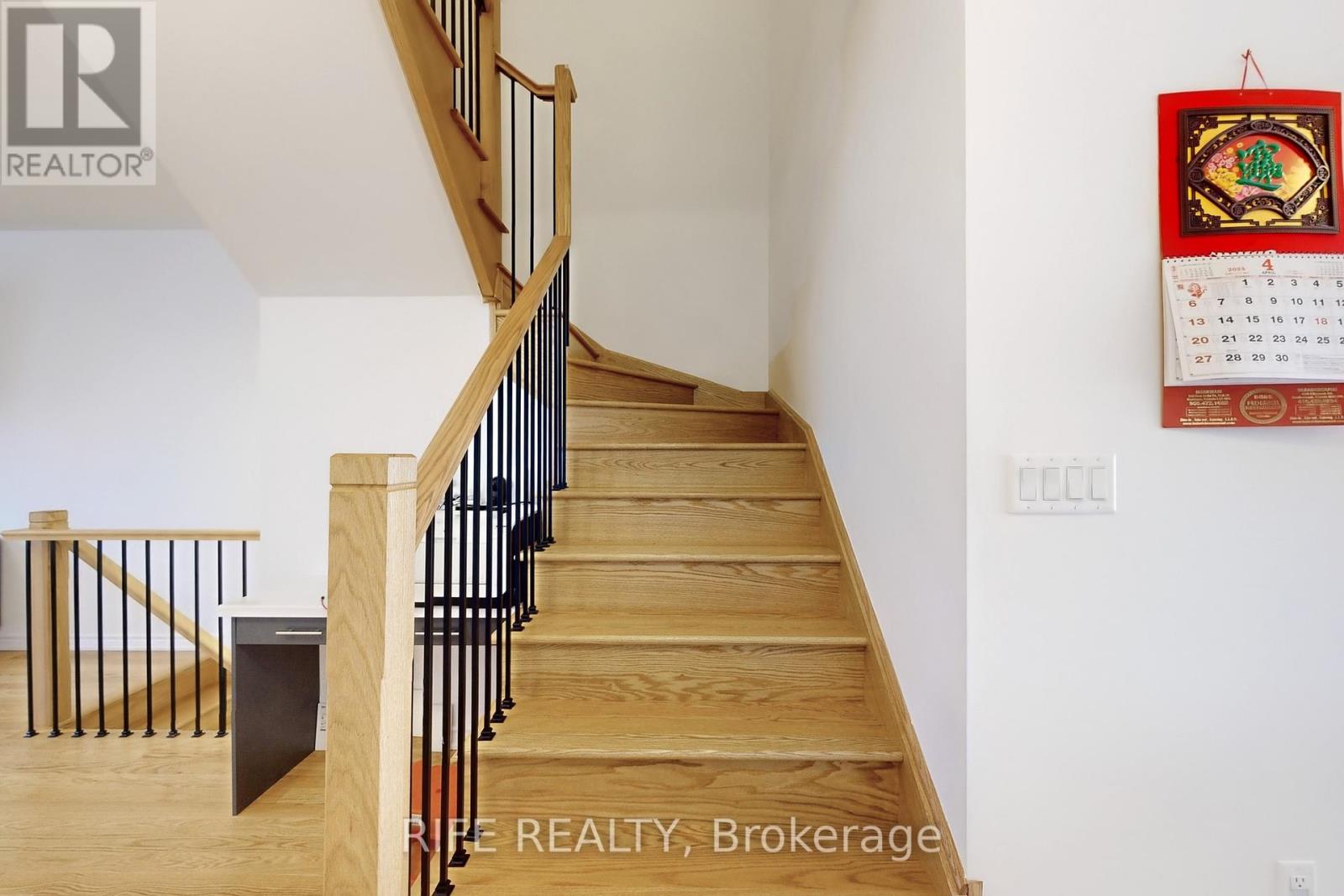 9 Bretlon Street, Brampton, Ontario  L6P 4N8 - Photo 15 - W12414125