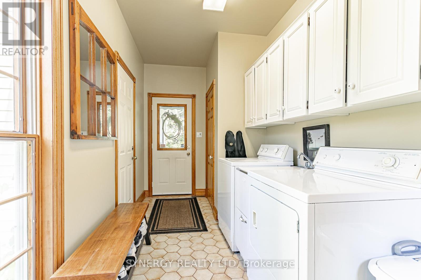 1 Lansdowne Park Crescent, Middlesex Centre, Ontario  N0L 1R0 - Photo 22 - X12414146
