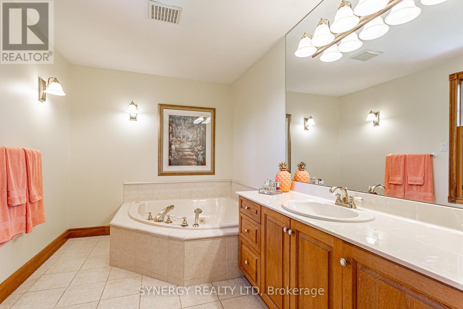 1 Lansdowne Park Crescent, Middlesex Centre, Ontario  N0L 1R0 - Photo 27 - X12414146