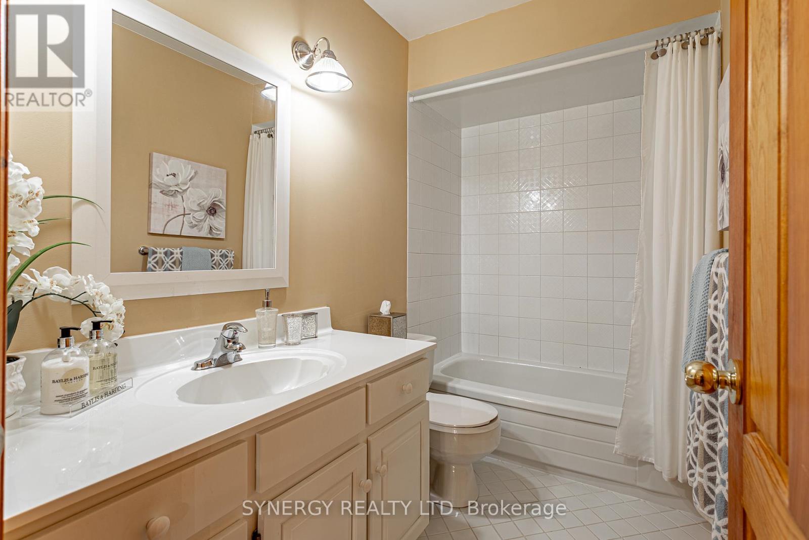 1 Lansdowne Park Crescent, Middlesex Centre, Ontario  N0L 1R0 - Photo 30 - X12414146