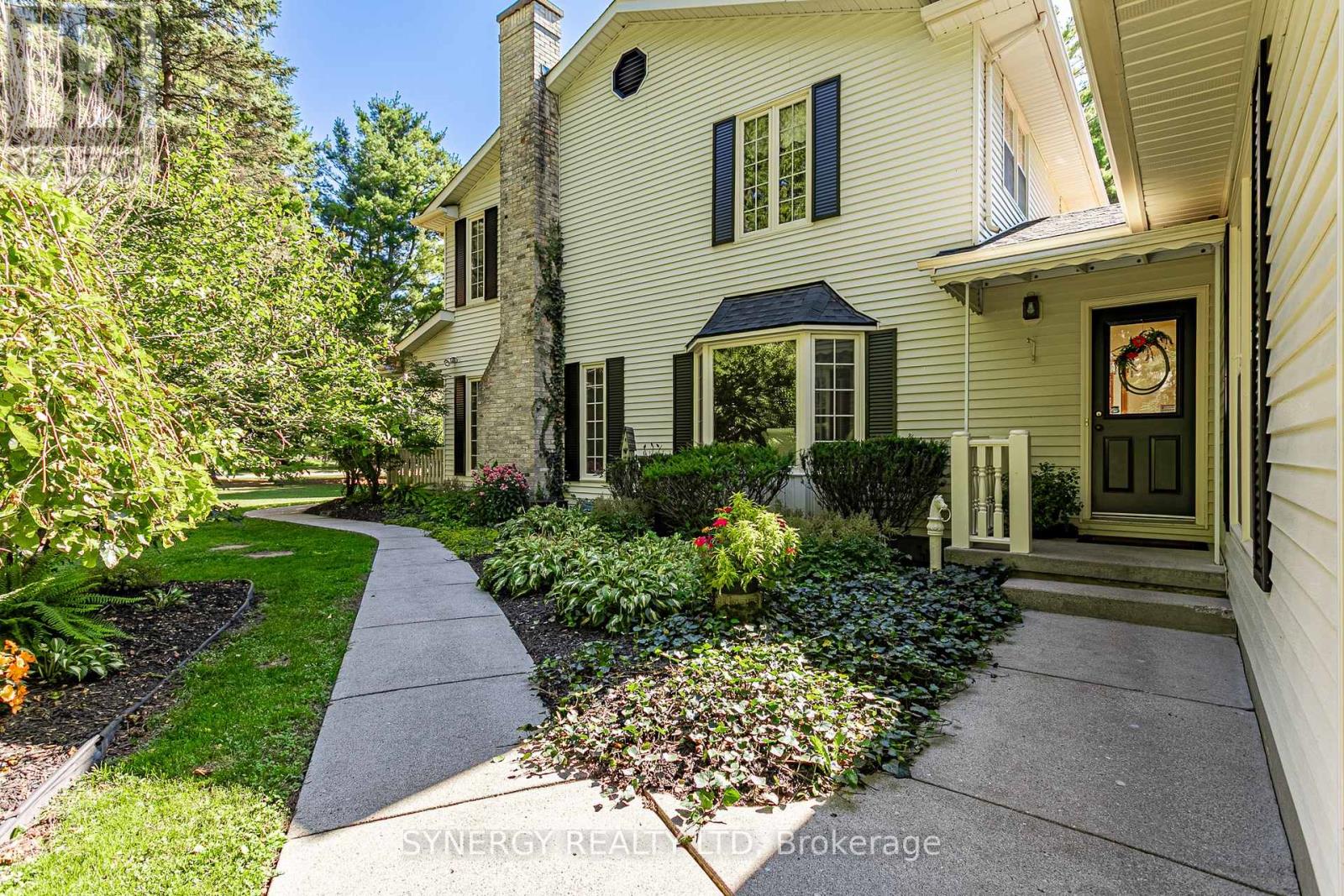 1 Lansdowne Park Crescent, Middlesex Centre, Ontario  N0L 1R0 - Photo 38 - X12414146