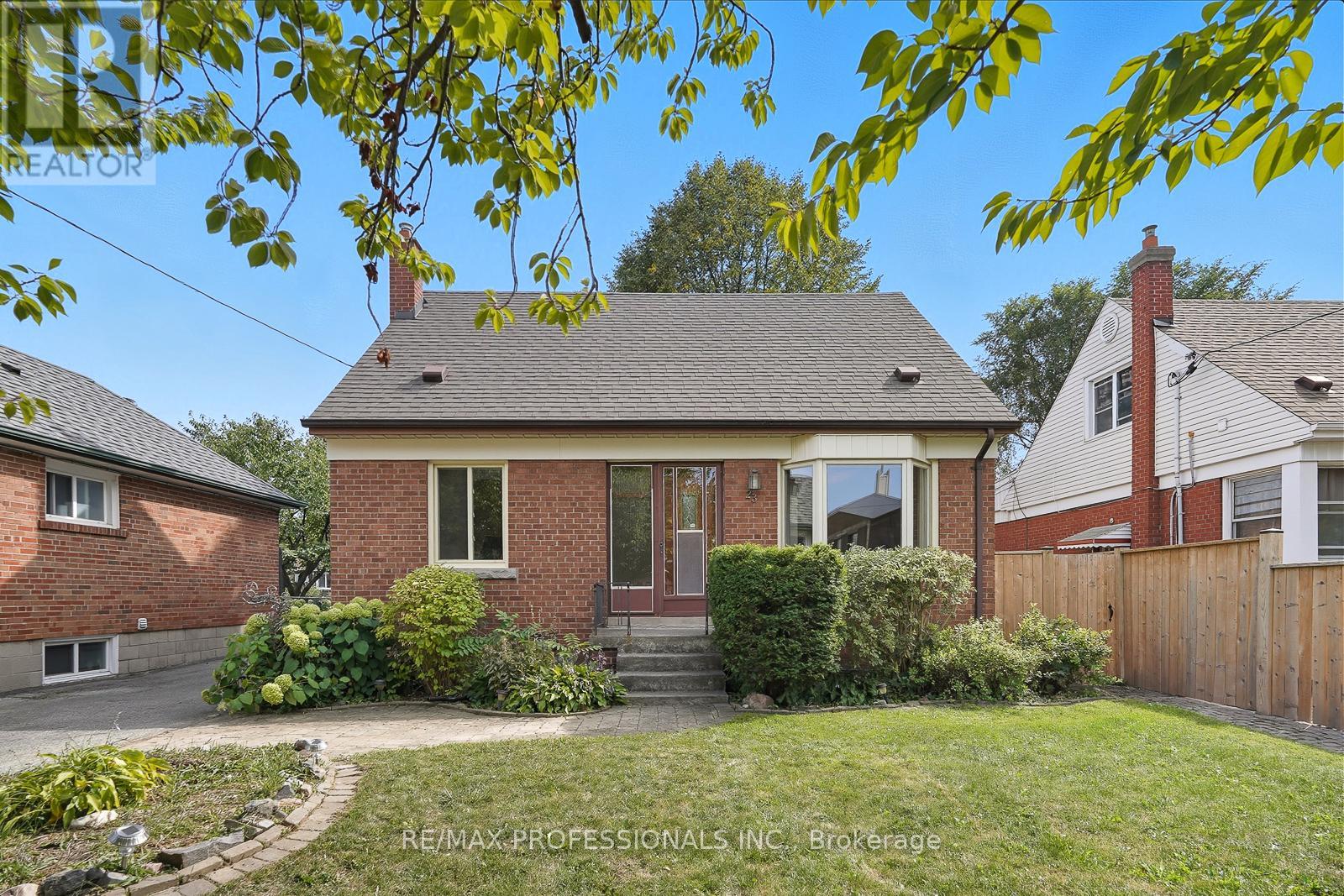 23 Scotswood Road, Toronto, Ontario  M1R 3N3 - Photo 4 - E12414137