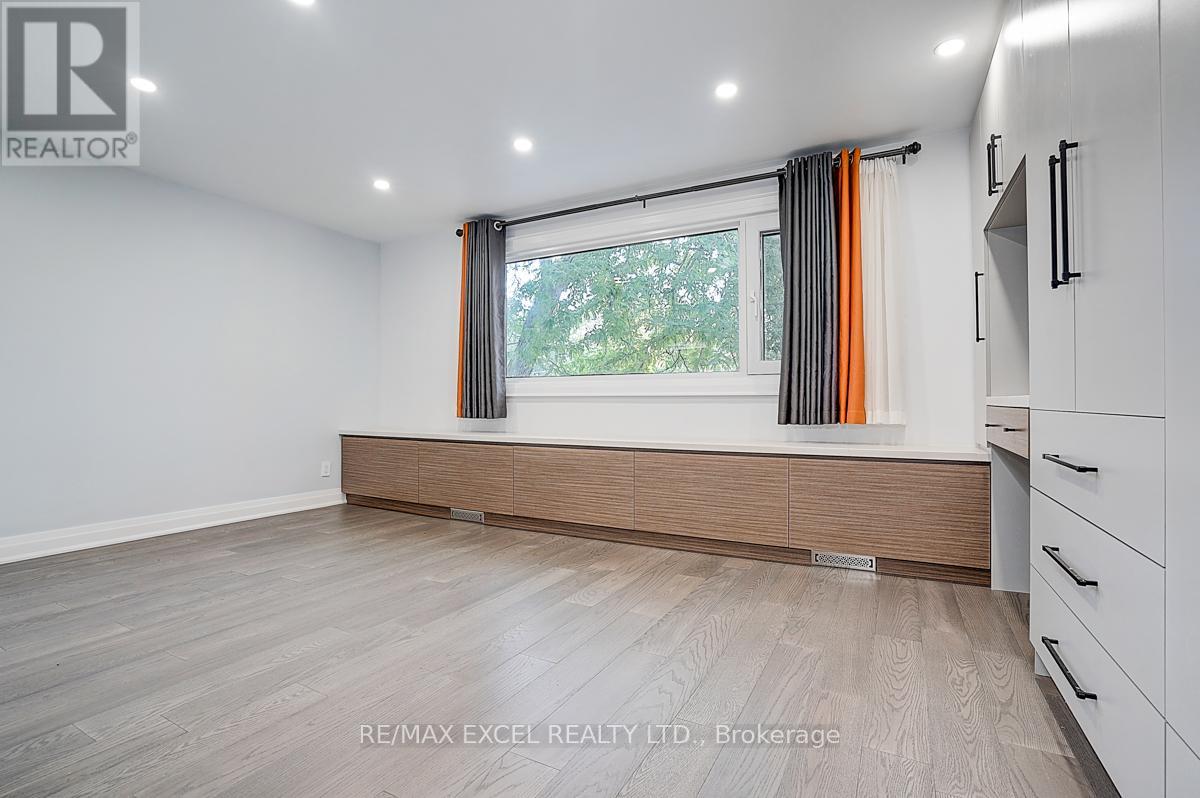 9 Oakcrest Avenue, Markham, Ontario  L3R 2B9 - Photo 21 - N12414129