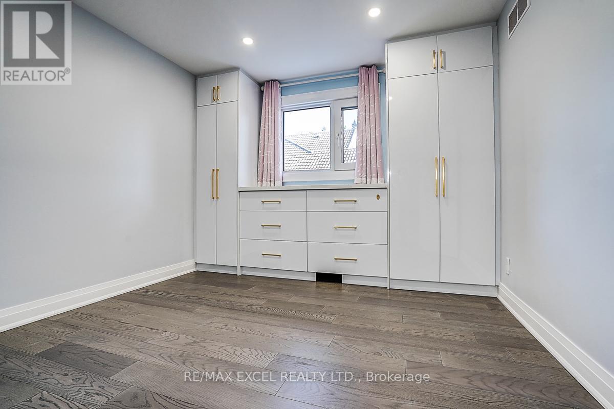 9 Oakcrest Avenue, Markham, Ontario  L3R 2B9 - Photo 28 - N12414129