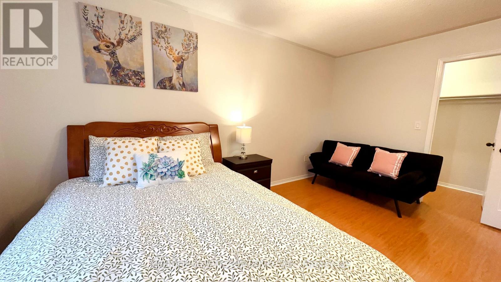 15 Catherina Street, Markham (Berczy), Ontario  L6C 2L6 - Photo 13 - N12414141