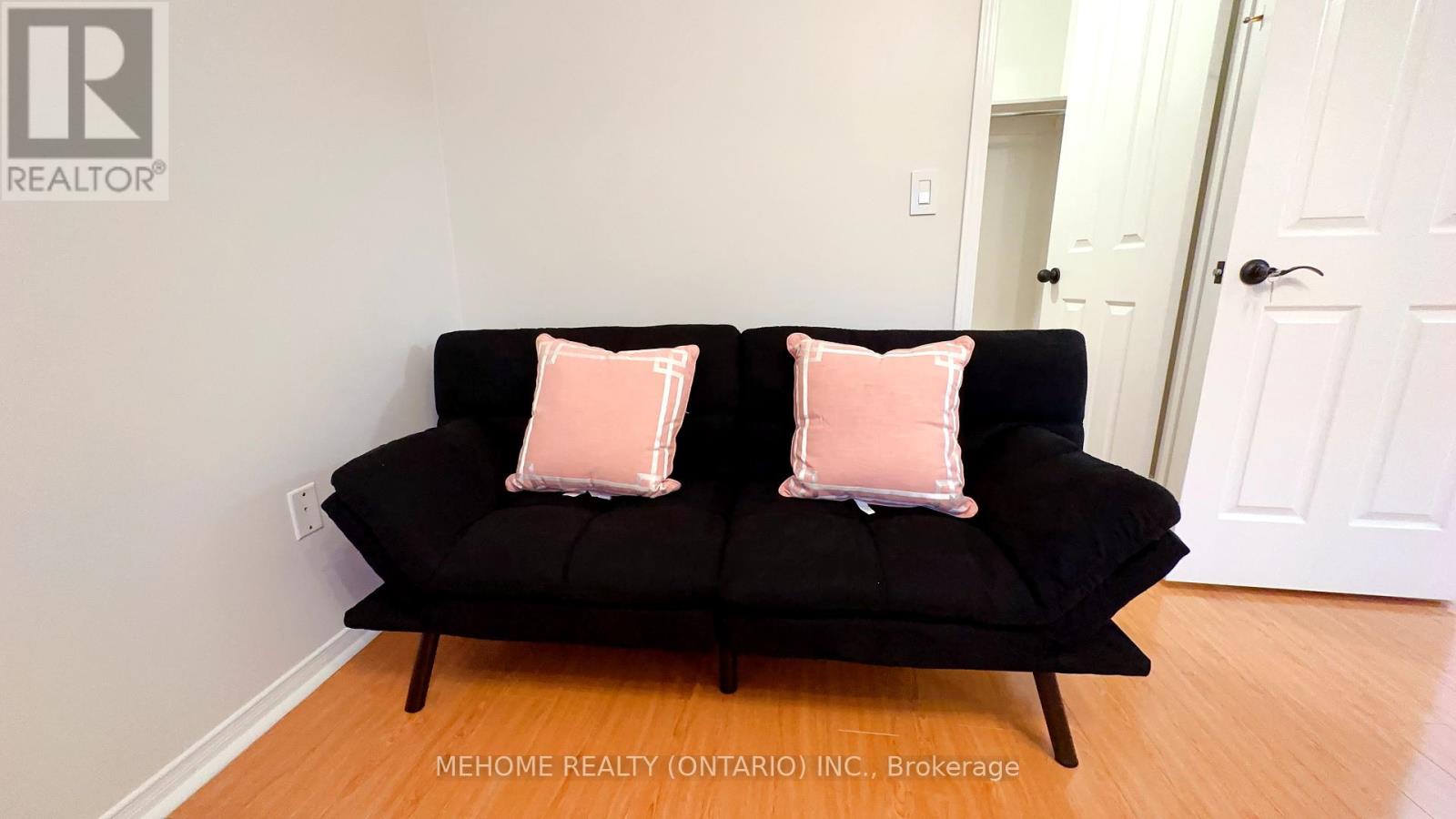 15 Catherina Street, Markham (Berczy), Ontario  L6C 2L6 - Photo 14 - N12414141