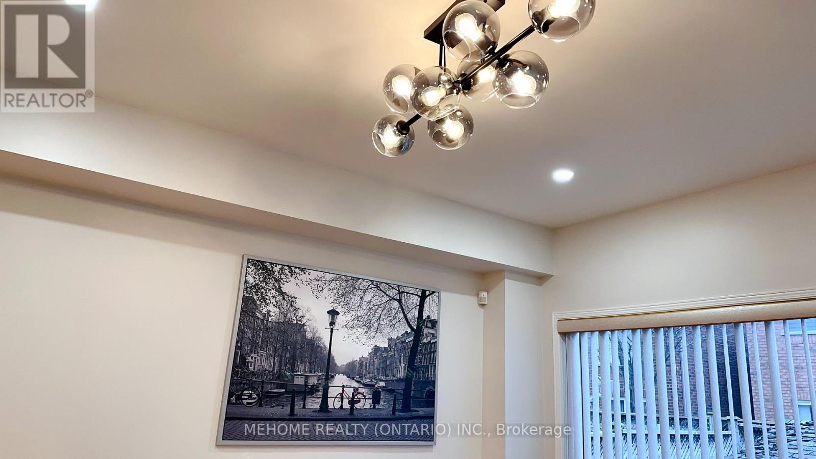 15 Catherina Street, Markham (Berczy), Ontario  L6C 2L6 - Photo 7 - N12414141