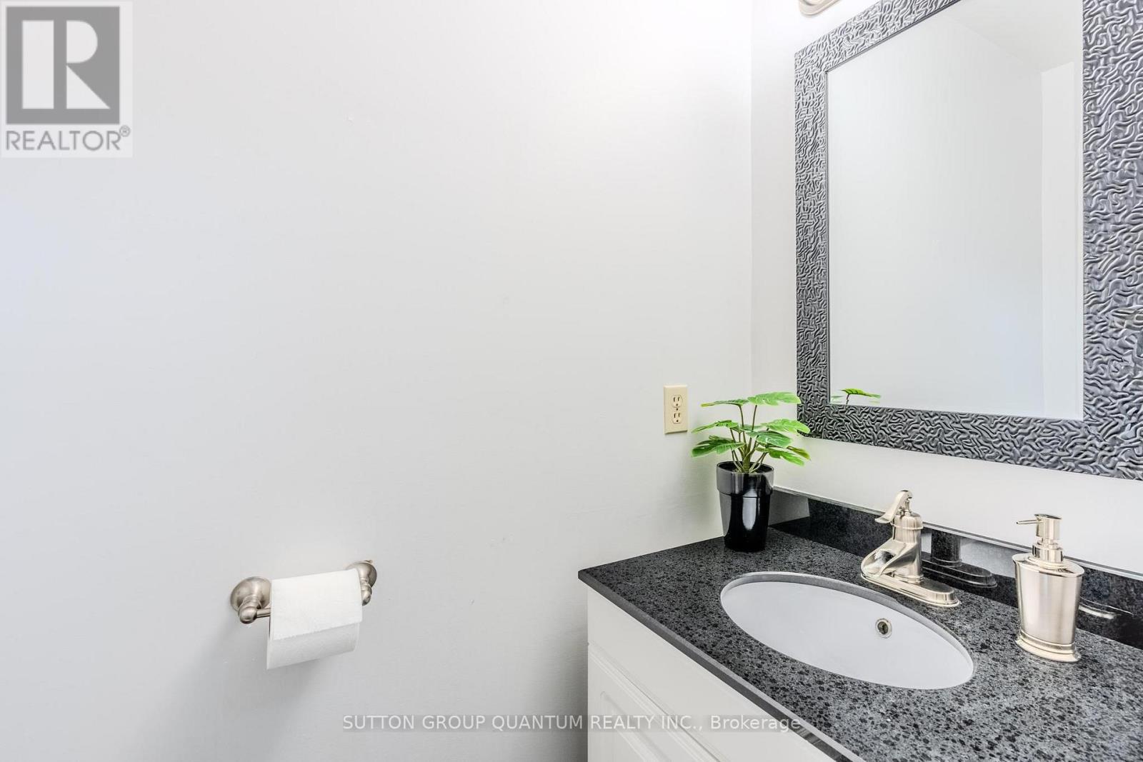 1237 Blackburn Drive, Oakville, Ontario  L6M 2W5 - Photo 4 - W12414134