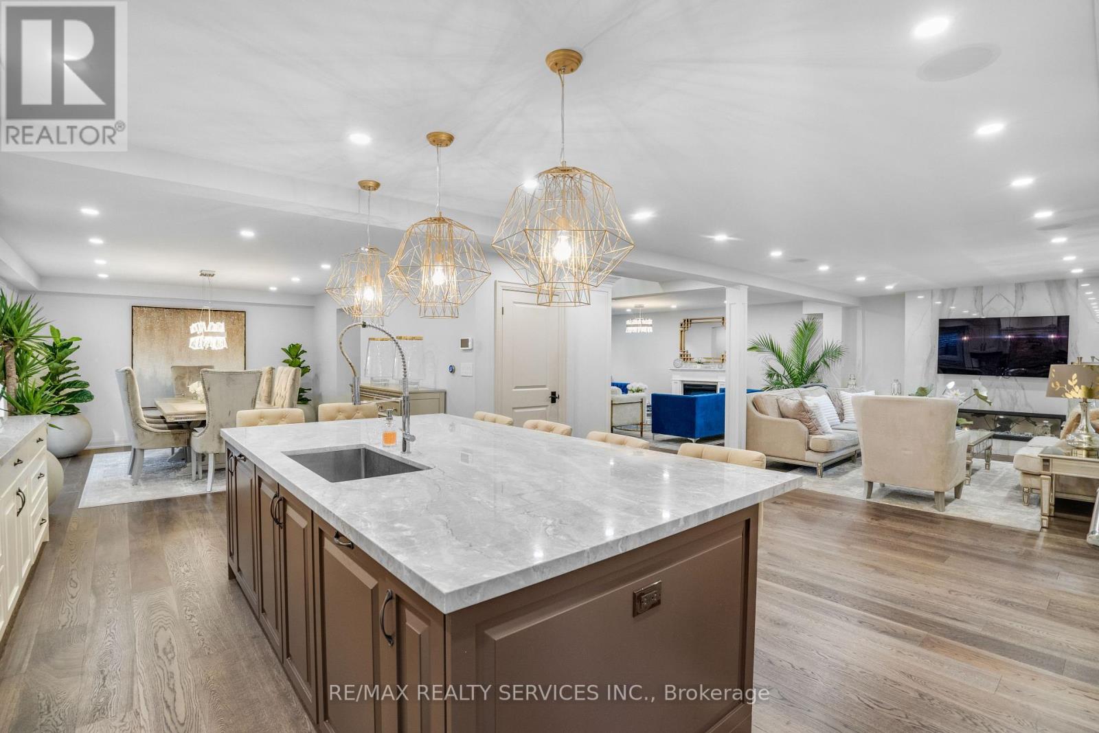 24 Marlow Place, Brampton, Ontario  L6S 2X3 - Photo 17 - W12414136