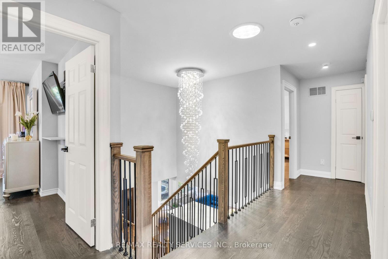 24 Marlow Place, Brampton, Ontario  L6S 2X3 - Photo 23 - W12414136