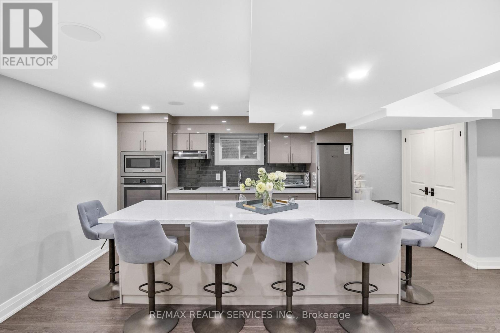 24 Marlow Place, Brampton, Ontario  L6S 2X3 - Photo 35 - W12414136