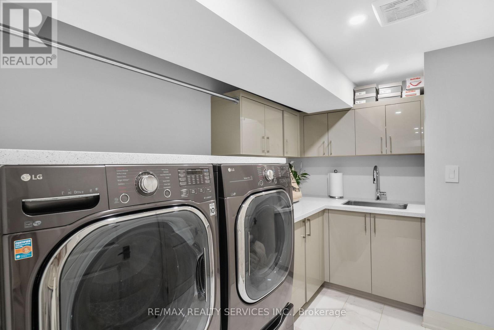 24 Marlow Place, Brampton, Ontario  L6S 2X3 - Photo 39 - W12414136