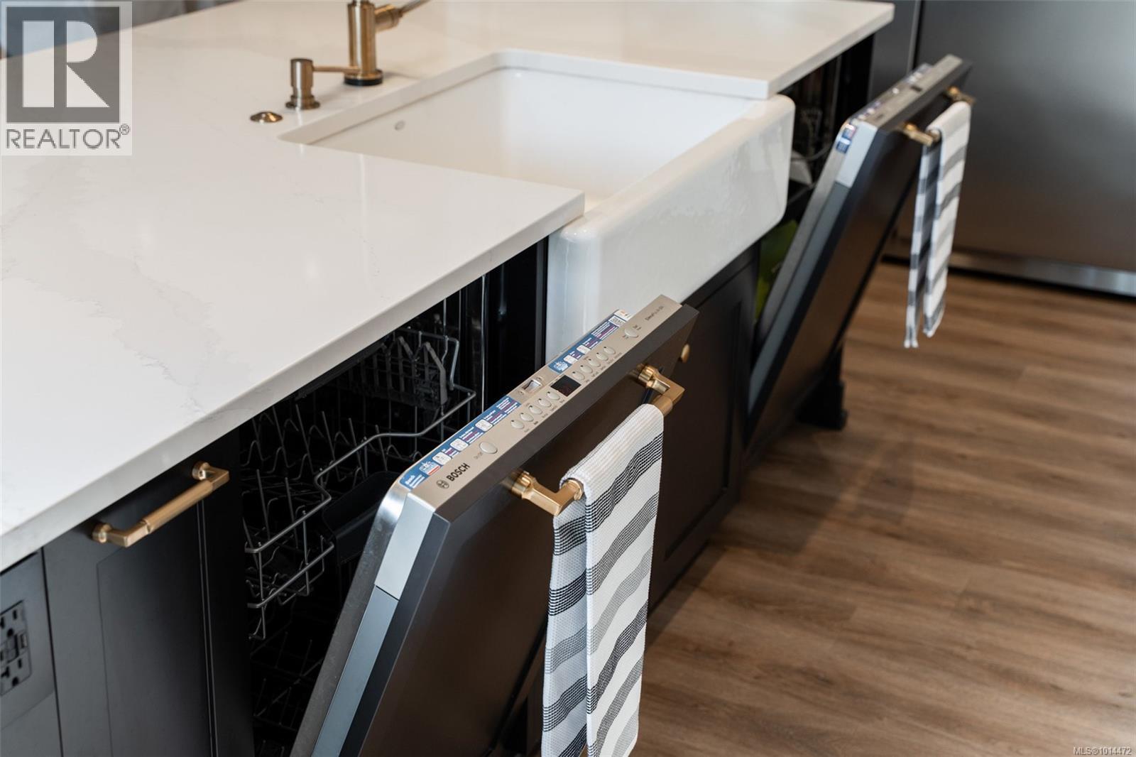 4 4583 Wilkinson Rd, Saanich, British Columbia V8Z 5C3 - Photo 15 - 1014472