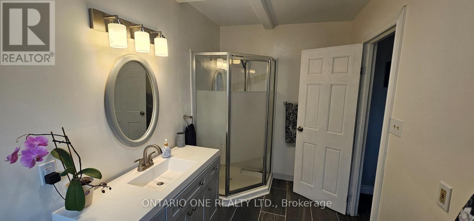 1045 Cowbell Lane, Gravenhurst, Ontario  P0E 1N0 - Photo 12 - X12414185