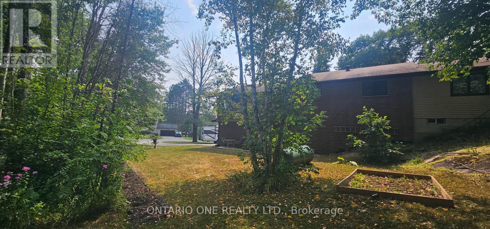 1045 Cowbell Lane, Gravenhurst, Ontario  P0E 1N0 - Photo 20 - X12414185