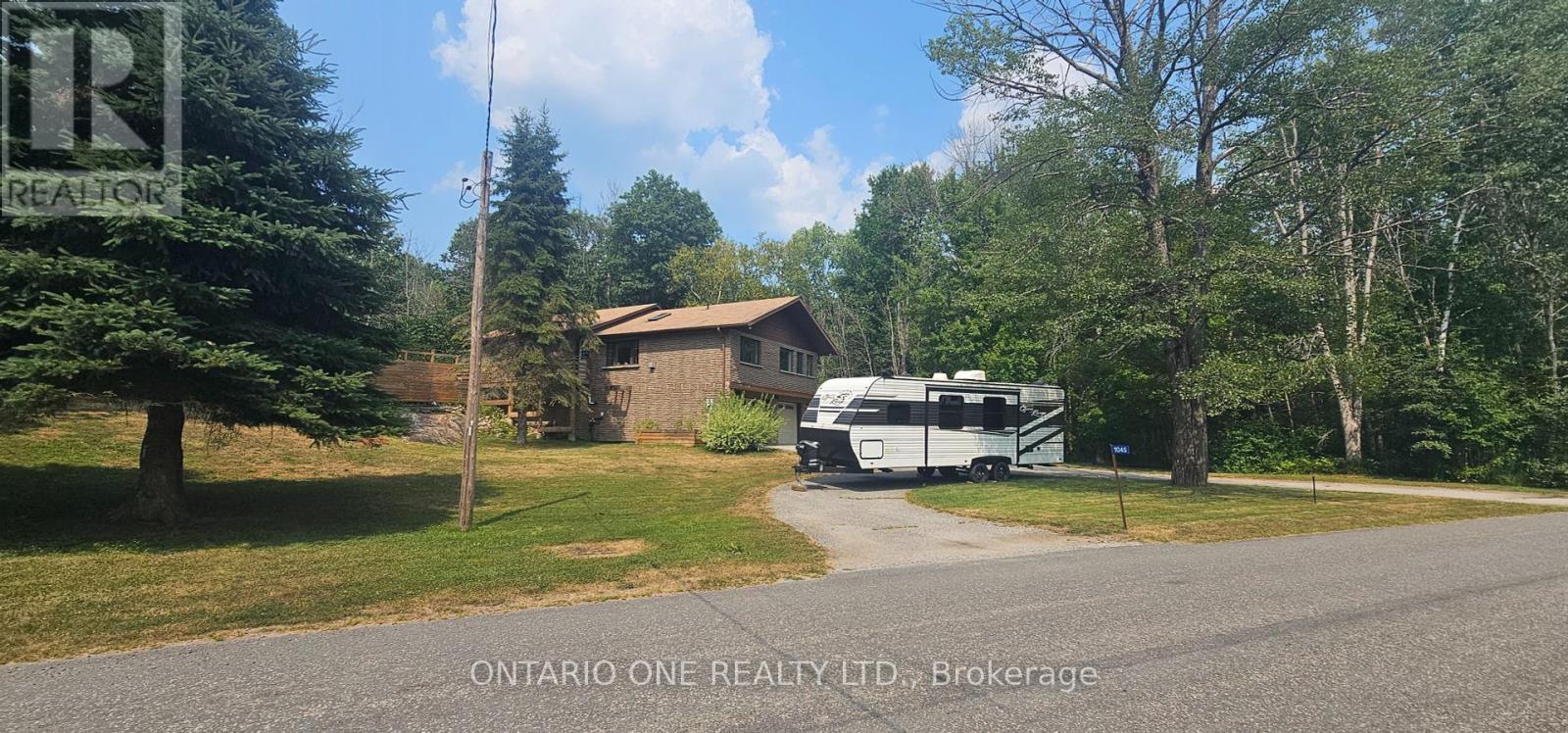 1045 Cowbell Lane, Gravenhurst, Ontario  P0E 1N0 - Photo 22 - X12414185