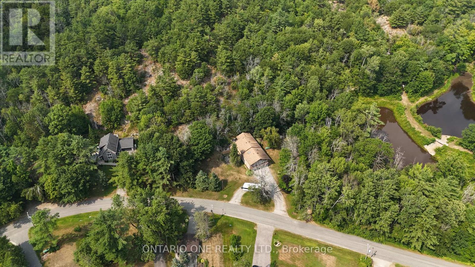1045 Cowbell Lane, Gravenhurst, Ontario  P0E 1N0 - Photo 25 - X12414185