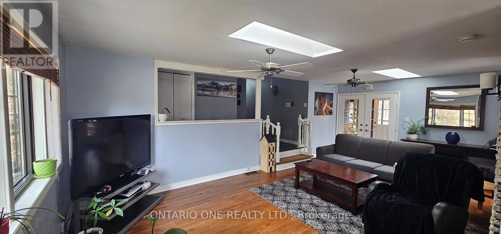 1045 Cowbell Lane, Gravenhurst, Ontario  P0E 1N0 - Photo 7 - X12414185