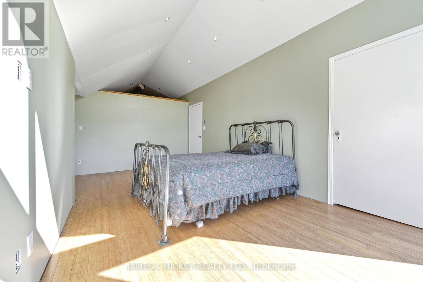 37091 Highway 17 Highway, Laurentian Hills, Ontario  K0J 2H0 - Photo 22 - X12413671