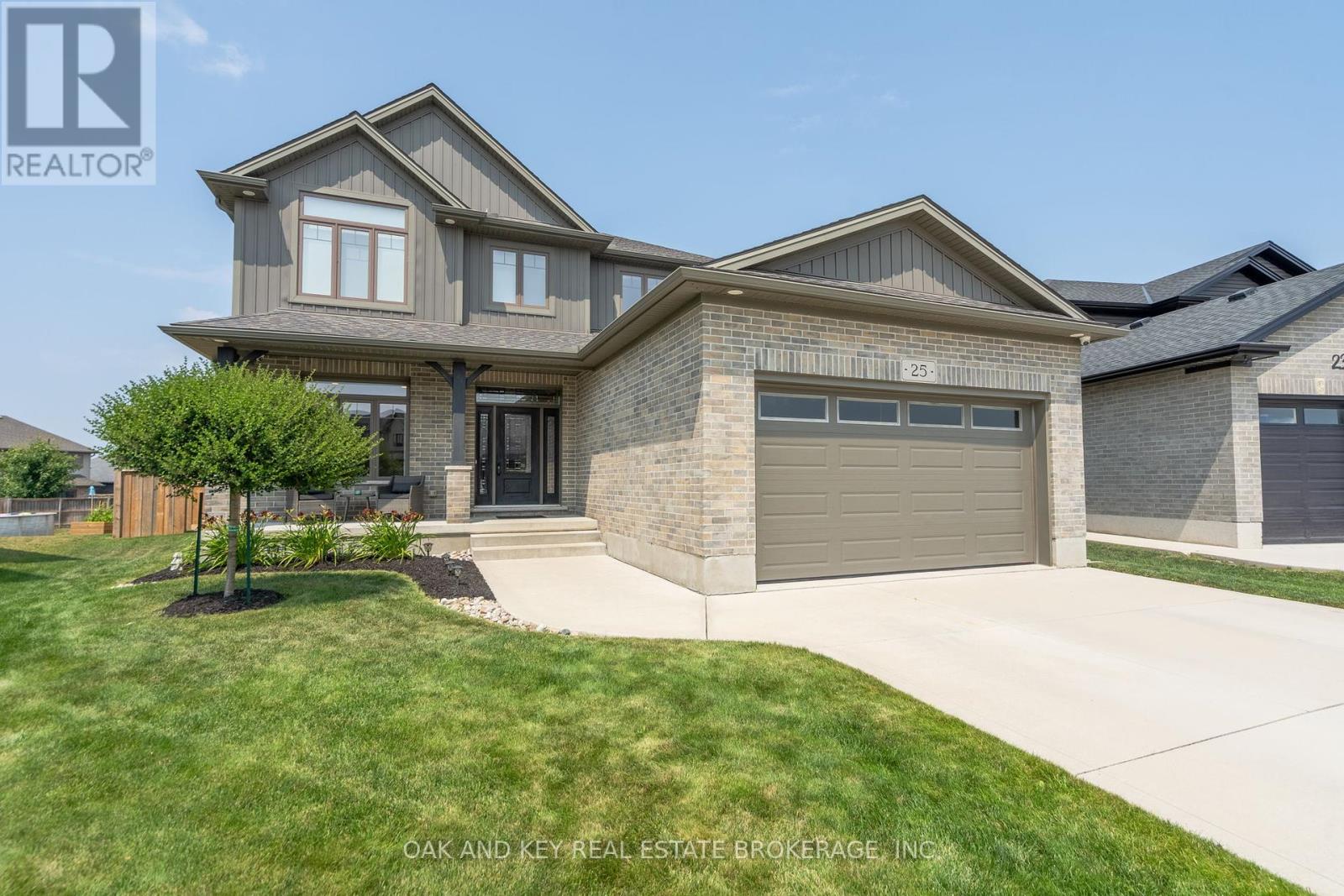 25 Hardy Court, Lucan Biddulph, Ontario  N0M 2J0 - Photo 2 - X12329963